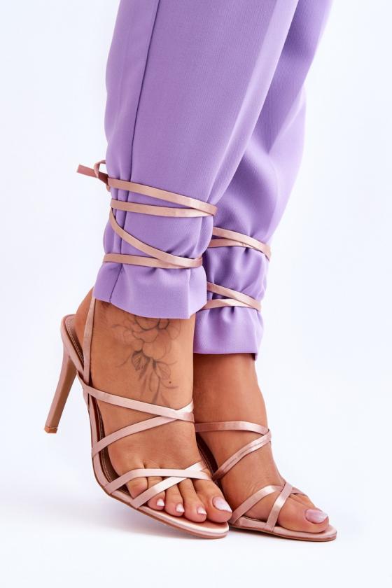  Strappy sandals model...